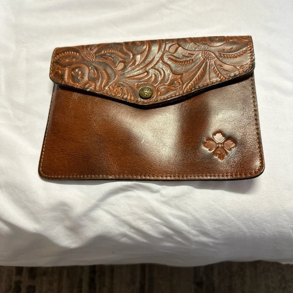 Patricia Nash clutch purse - Picture 2 of 8